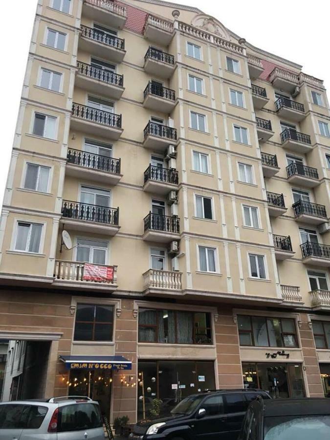 Tamo Apartment Batumi Bagian luar foto